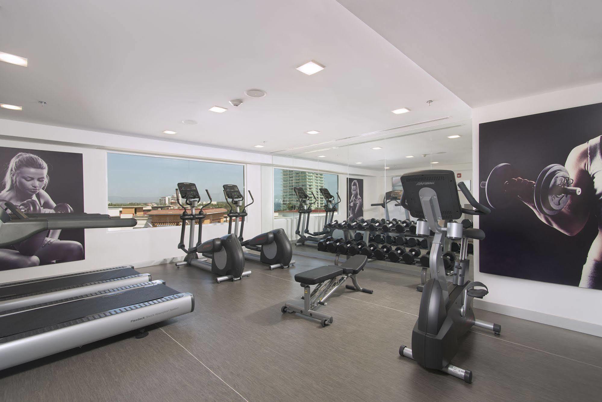 Fiesta Inn Puerto Vallarta Isla Екстер'єр фото